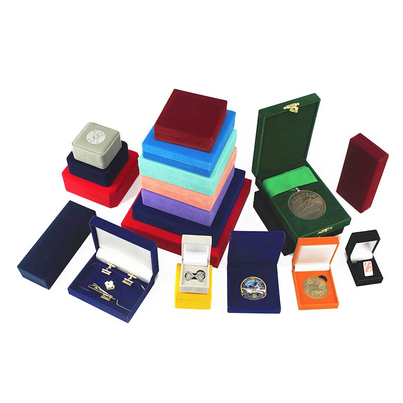 Schmuckkästchen Metallkoffer Medaille Geschenkbox