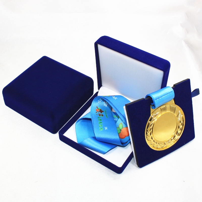 Artikel D-33 runde Samtbox ​​für Medaille, Münze & Abzeichen, mm. 90 * 90 * 39 mm, Gewicht ca. 78 g