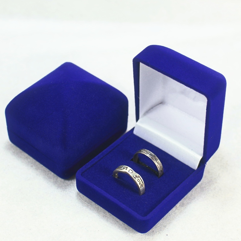 Punkt D-57 Rundform Velvet Box für Ring, Münzmarke, mm.45*52*41, Gewichte ca. 30g